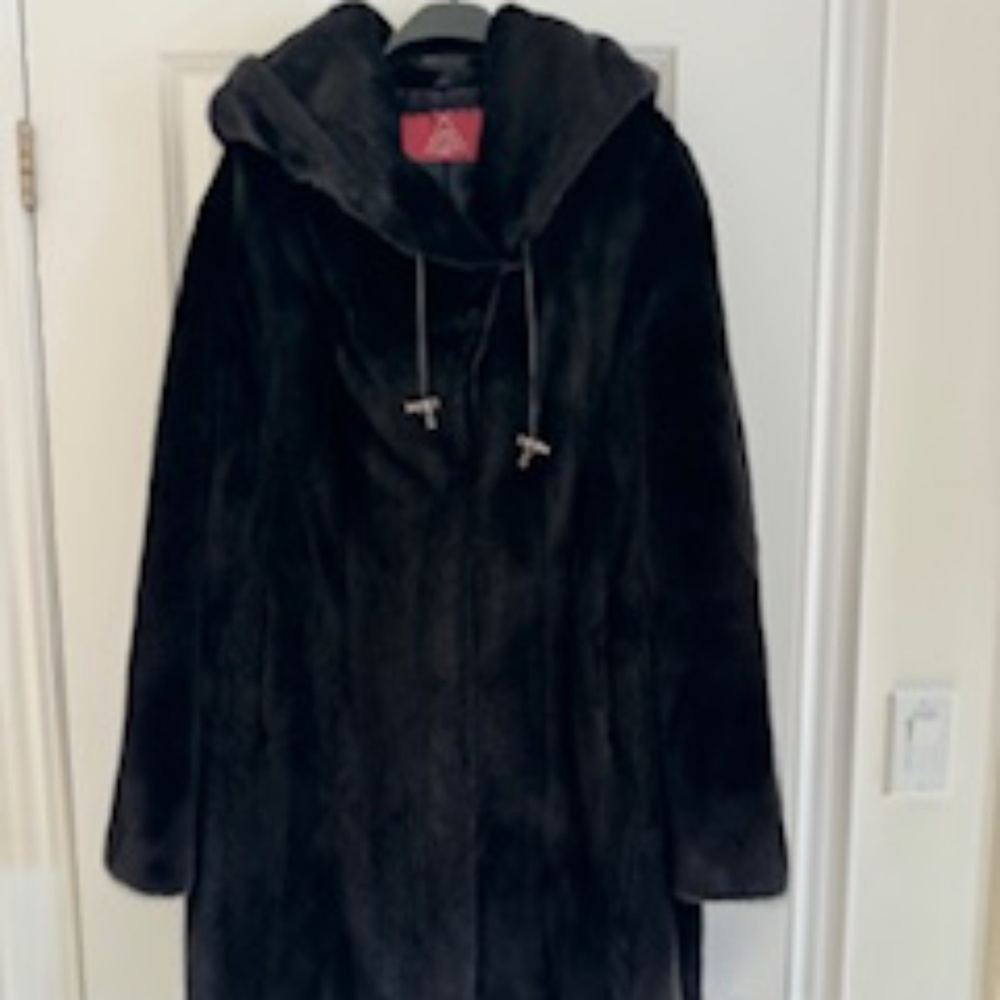 Beautiful and timeless  the world's Finest( American Legend) Mink Fur coat.